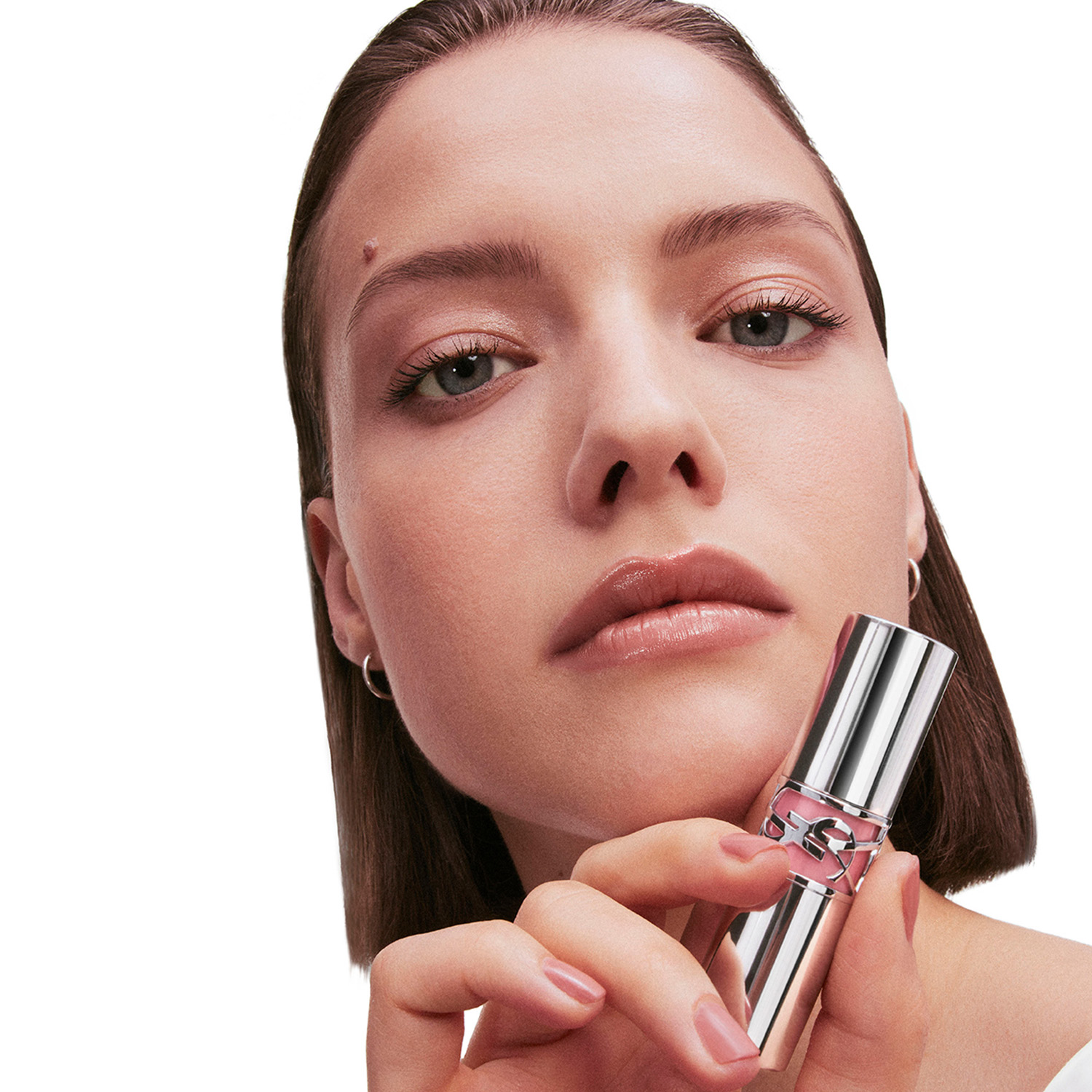 LOVESHINE EL NUEVO LABIAL DE ALTO BRILLO (LABIAL EN BARRA CON EFECTO BRILLOSO)